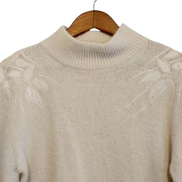 Vtg Distinction Large Silk Angora Off White Knit Lambs Wool Embroidered Sweater - Picture 6 of 14